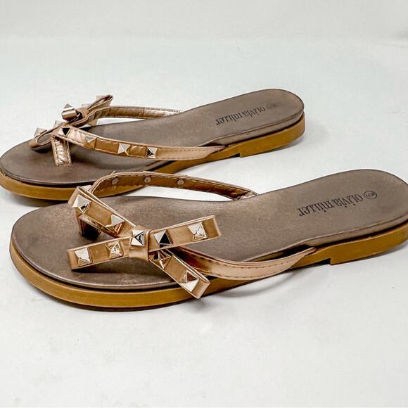 Olivia Miller Women's Tan Bow Gold Studded Flip Flop Slide Sandals Size 6 - Picture 5 of 9